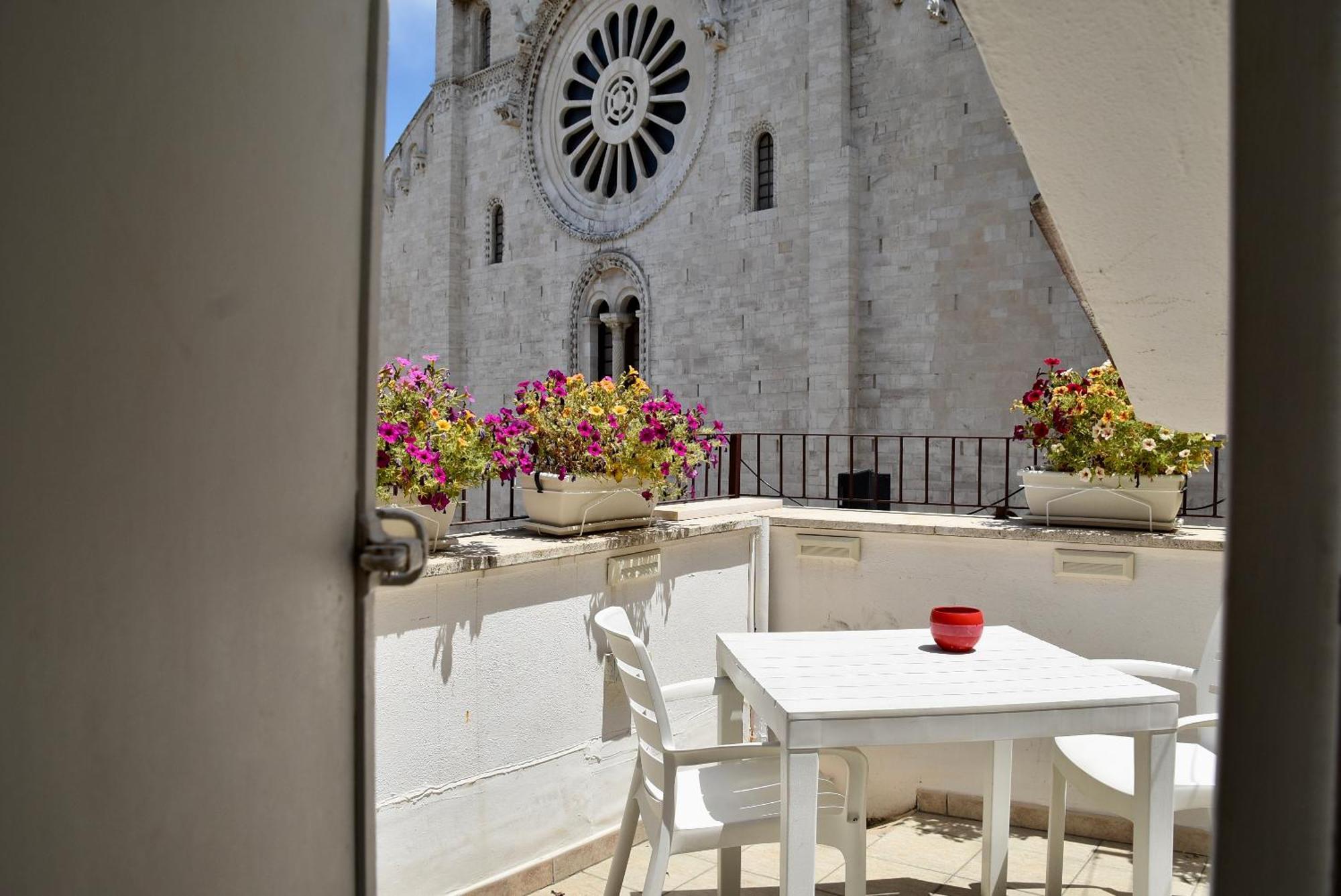 Vista Cattedrale - Super Attico Nel Centro Storico Bari Exterior foto